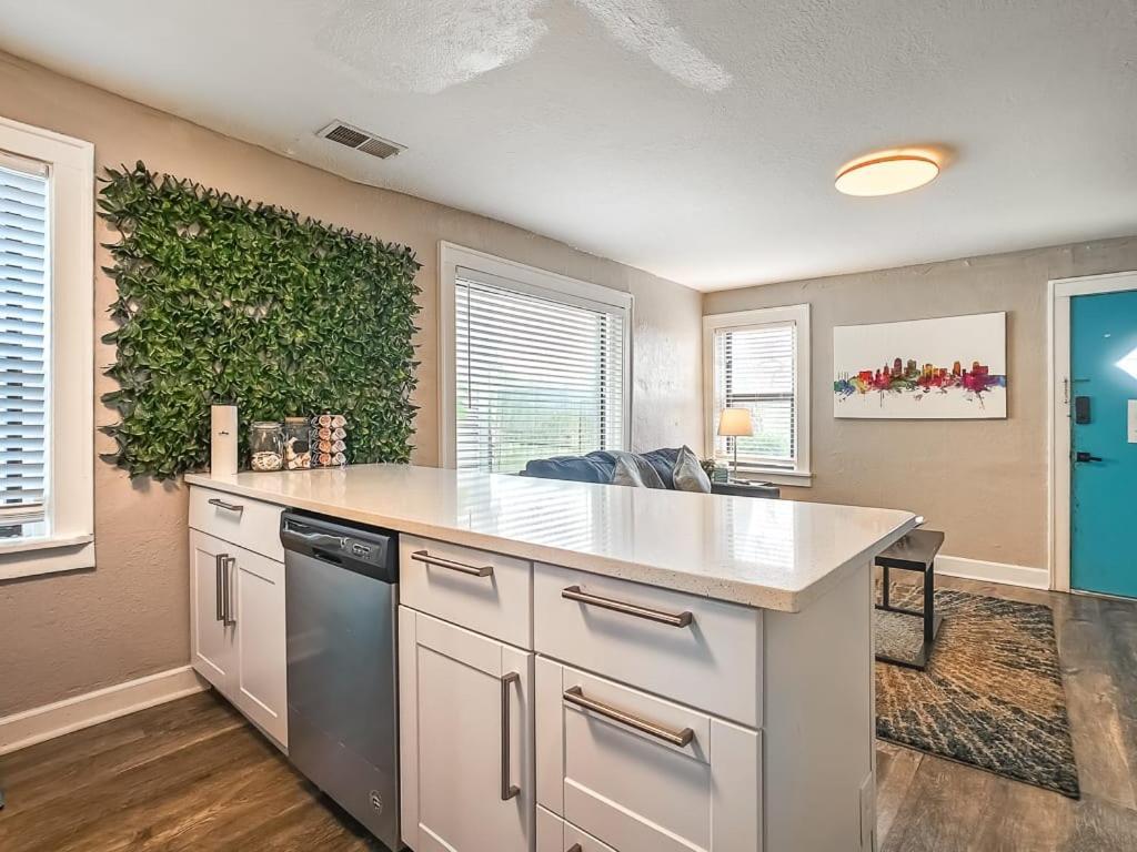 Heart Of Westport 1Br Villa Kansas City Luaran gambar